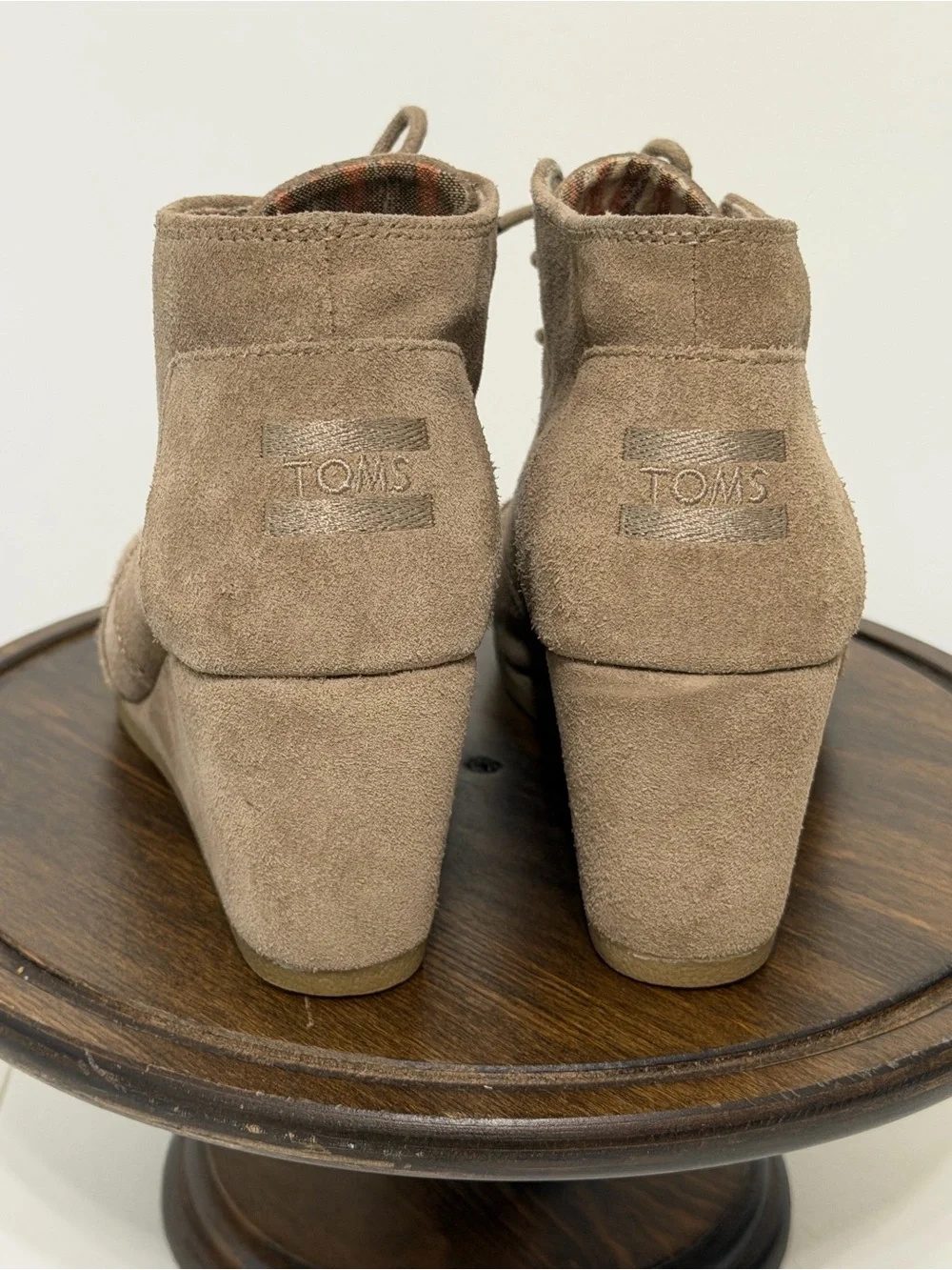 TOMS Desert Wedge Suede Chukkas Booties Khaki Tan 8